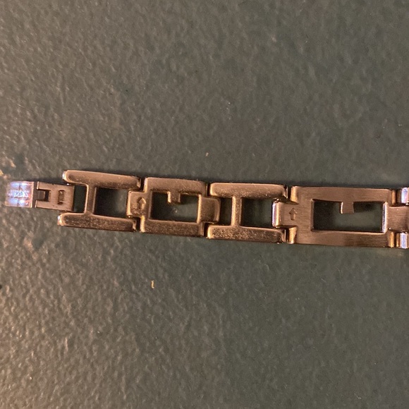 Guess ladies watch. - Picture 4 of 6
